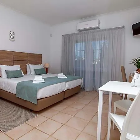 Atalaia Sol - Tennis & Heated Pool In Winter 4* Lagos